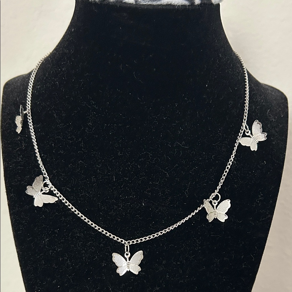 Chic Silver Butterfly Pendant Necklace